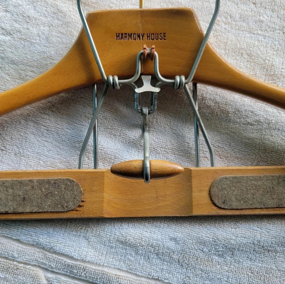 Vintage  Wooden Hanger Harmony House - Picture 4 of 9